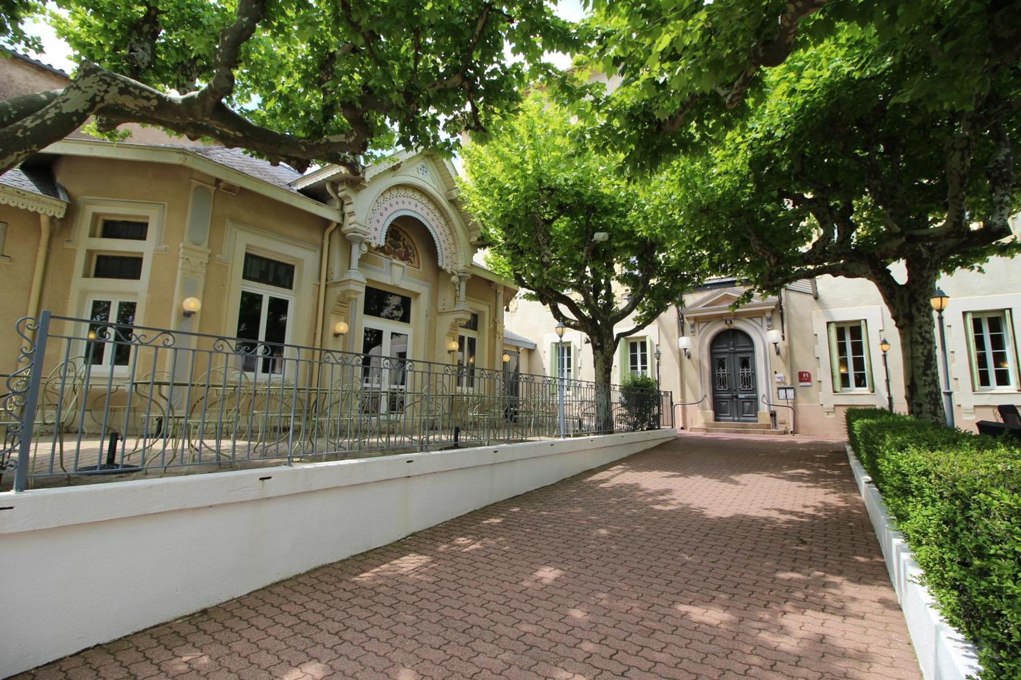 Logis Hotel Restaurant Des Thermes Ламалу-ле-Бен Екстериор снимка