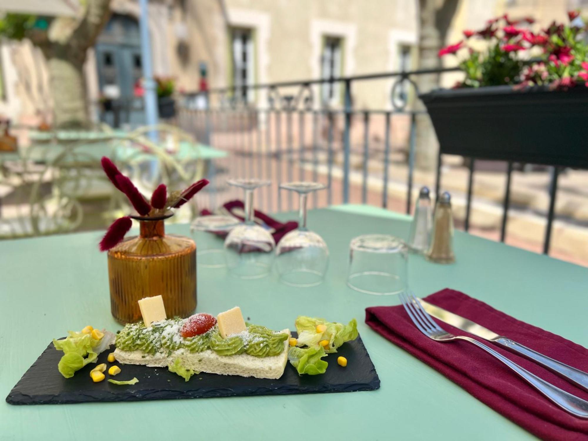 Logis Hotel Restaurant Des Thermes Ламалу-ле-Бен Екстериор снимка